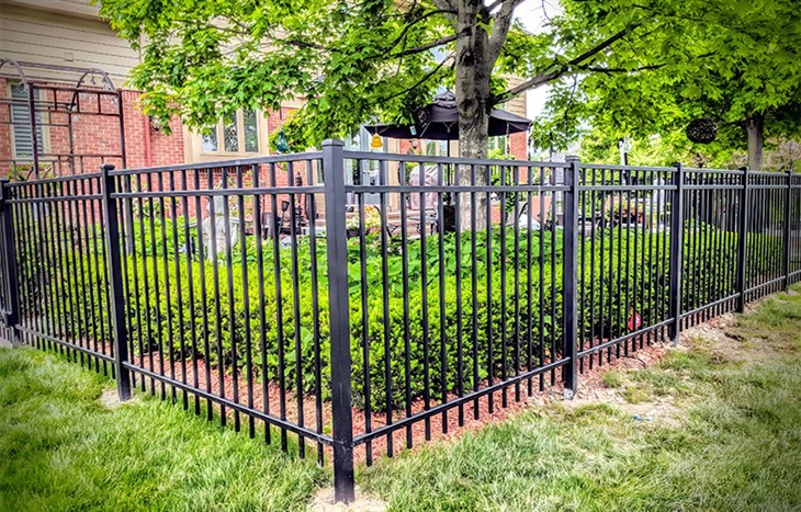 Flat Top Aluminum Fence